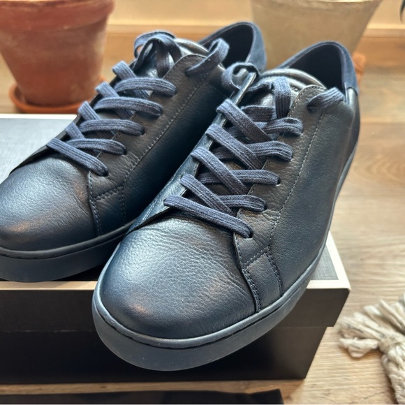 Michael Kors Men's Navy Jake Sneaker Leather/Suede Size 9 - Picture 3 of 7